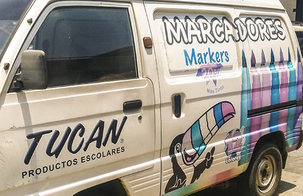 tucan logo truck guatemala-city