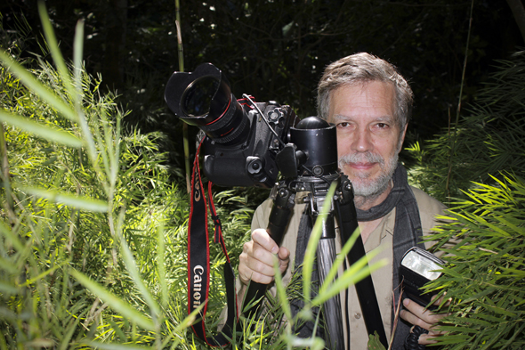 https://www.maya-ethnozoology.org/images/nicholas-photographing-pochote-canon-mark-iii-arca-swiss-gitzo-tripod-san-salvador.jpg